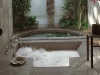 oberoi-sunken-bath.jpg